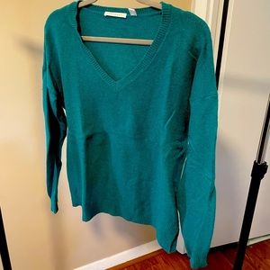 V-neck wool/cashmere sweater